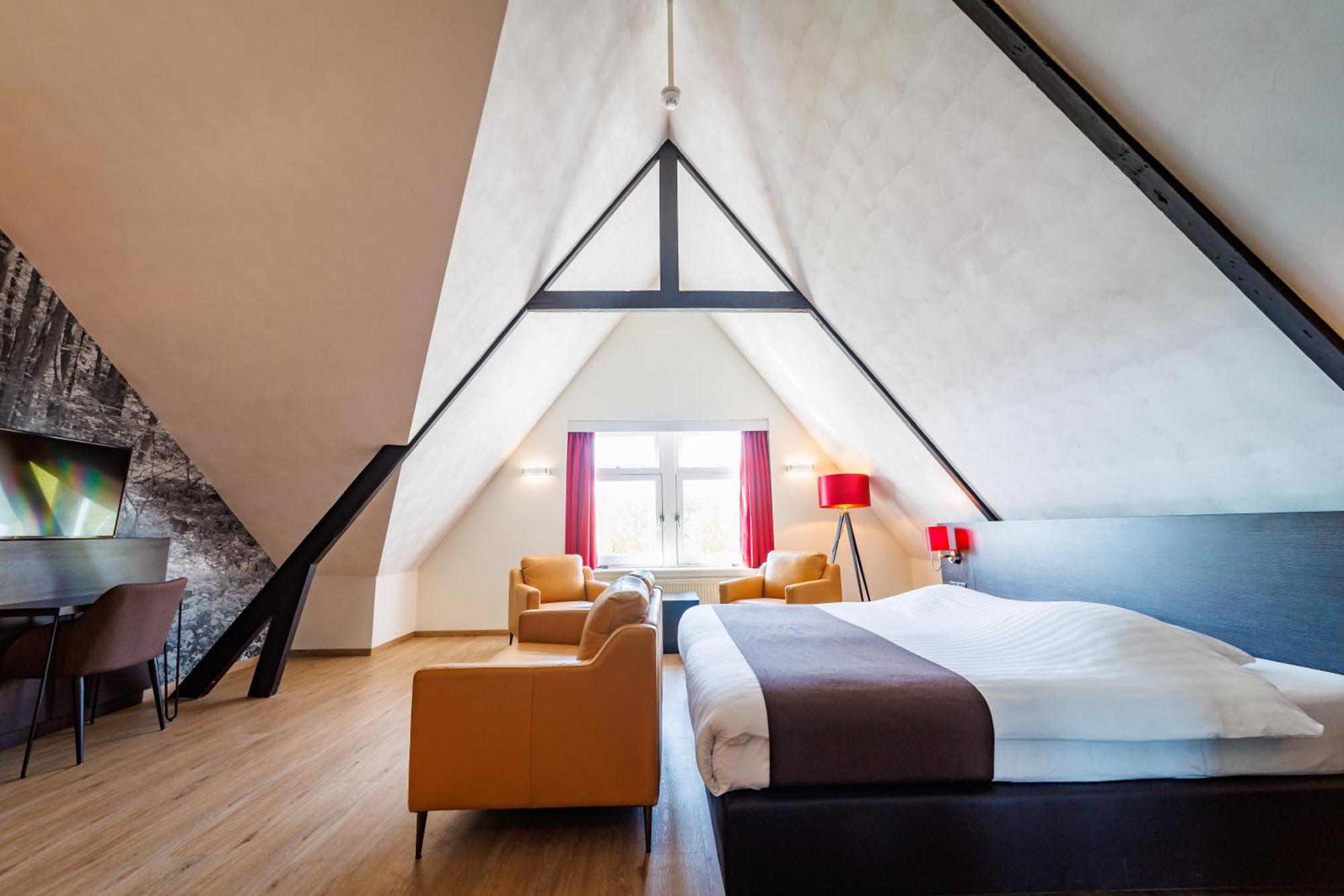 Hotel Bastion Het Loo 4*